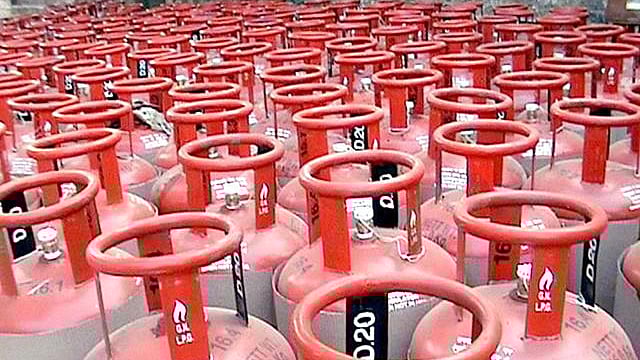 Lpg Price Crosses 1 000 For The First Time In 70 Years Modi Govt Silent On our site provide you lasting services without compromising on quality and offering the best prices on a variety of products. lpg price crosses 1 000 for the first