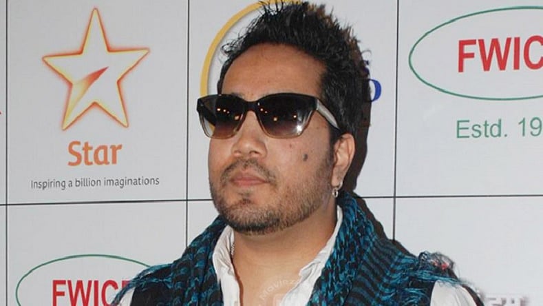 Singer Mika Singh Detained In Dubai For Sending Obscene Pic To 17 Year Old Mika singh biggest mashup dj shadow dubai подробнее. singer mika singh detained in dubai for