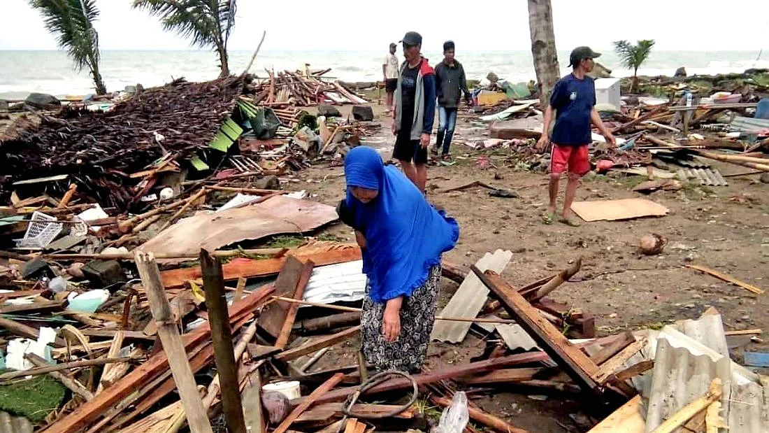 Indonesia: death toll rises to 222 in tsunami caused by Anak Krakatoa volcanic eruption