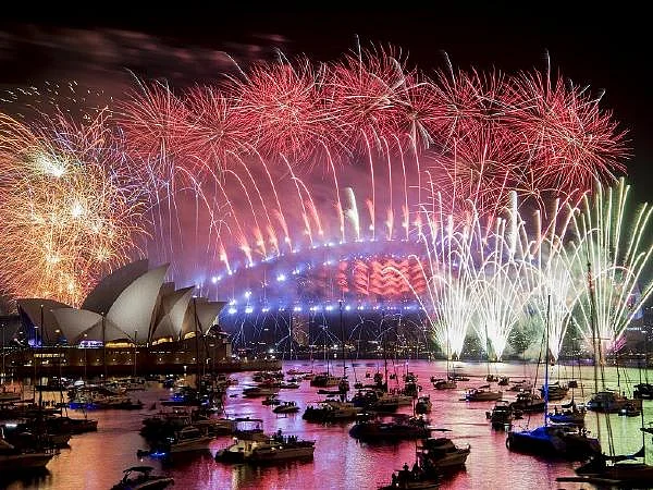 In picture and videos: World rings in 2019