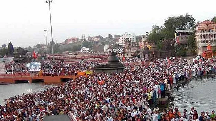 Brief spell of winter showers brings to fore woes of kalpavasis at Kumbh 2019