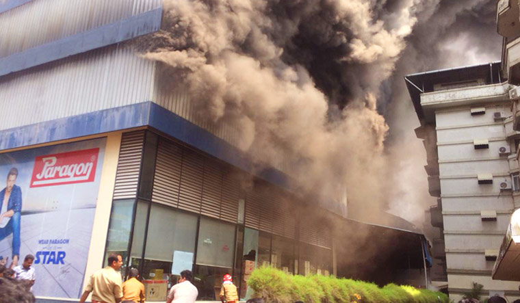 Major fire engulfs a footwear showroom in Kochi, Kerala