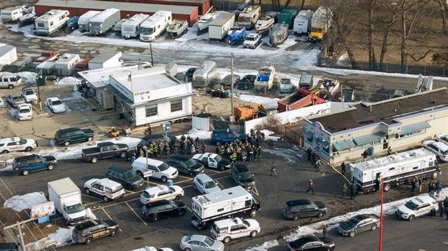Gunman kills five in mass shooting at US manufacturing facility in Illinois