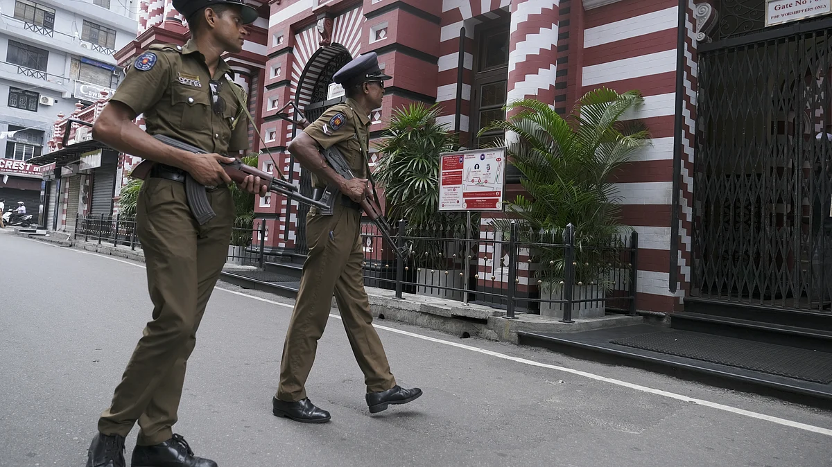 Sri Lankan forces in gun battle with terrorists