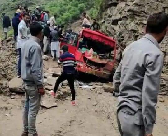 30 pilgrims injured after bus falls into ditch in UP