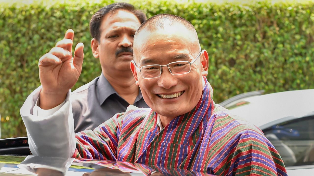 Ex-Bhutan PM slams Indian media over photo gaffe