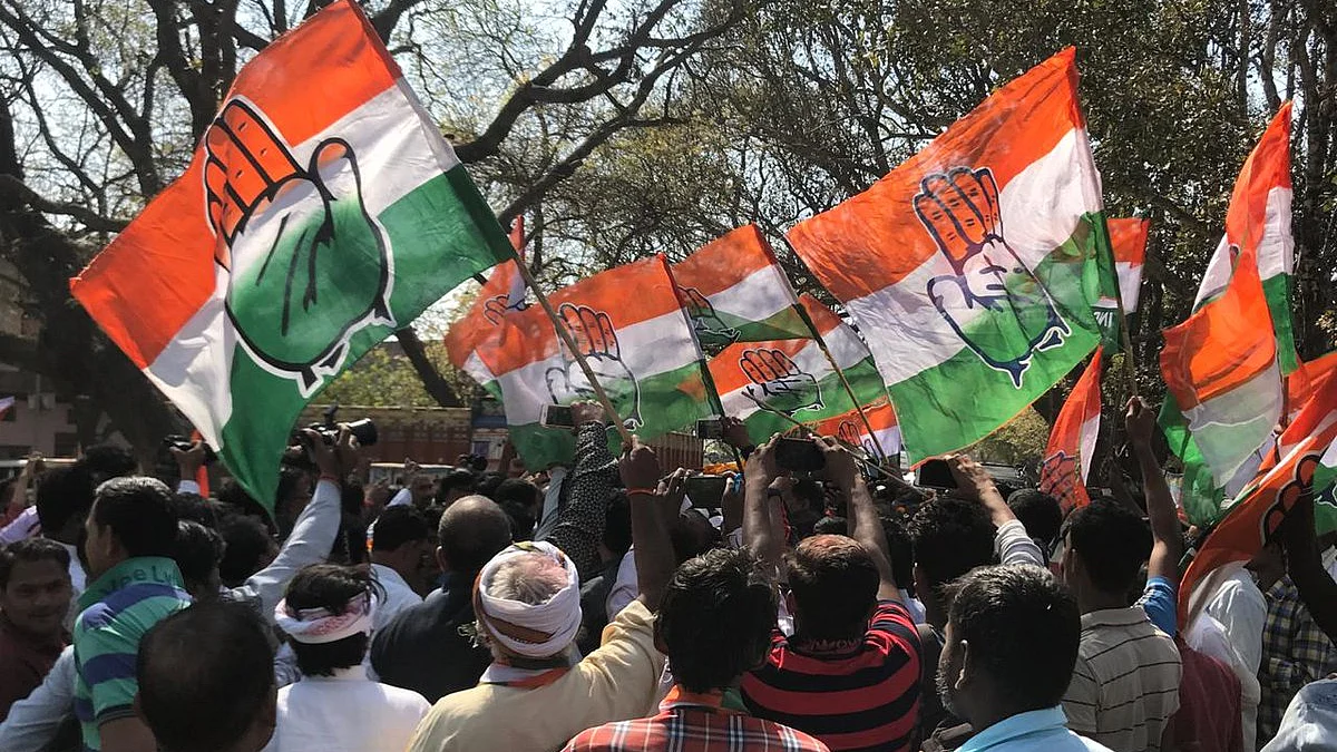 Congress takes leads in 19 of 20 seats in Kerala