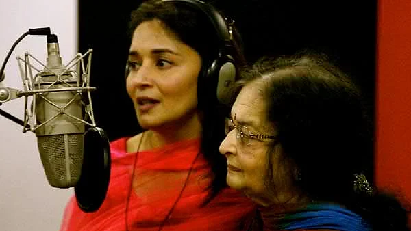 Madhuri Dixit singing with her mother Snehlata Dixit for movie Gulaab Gang (Twitter)