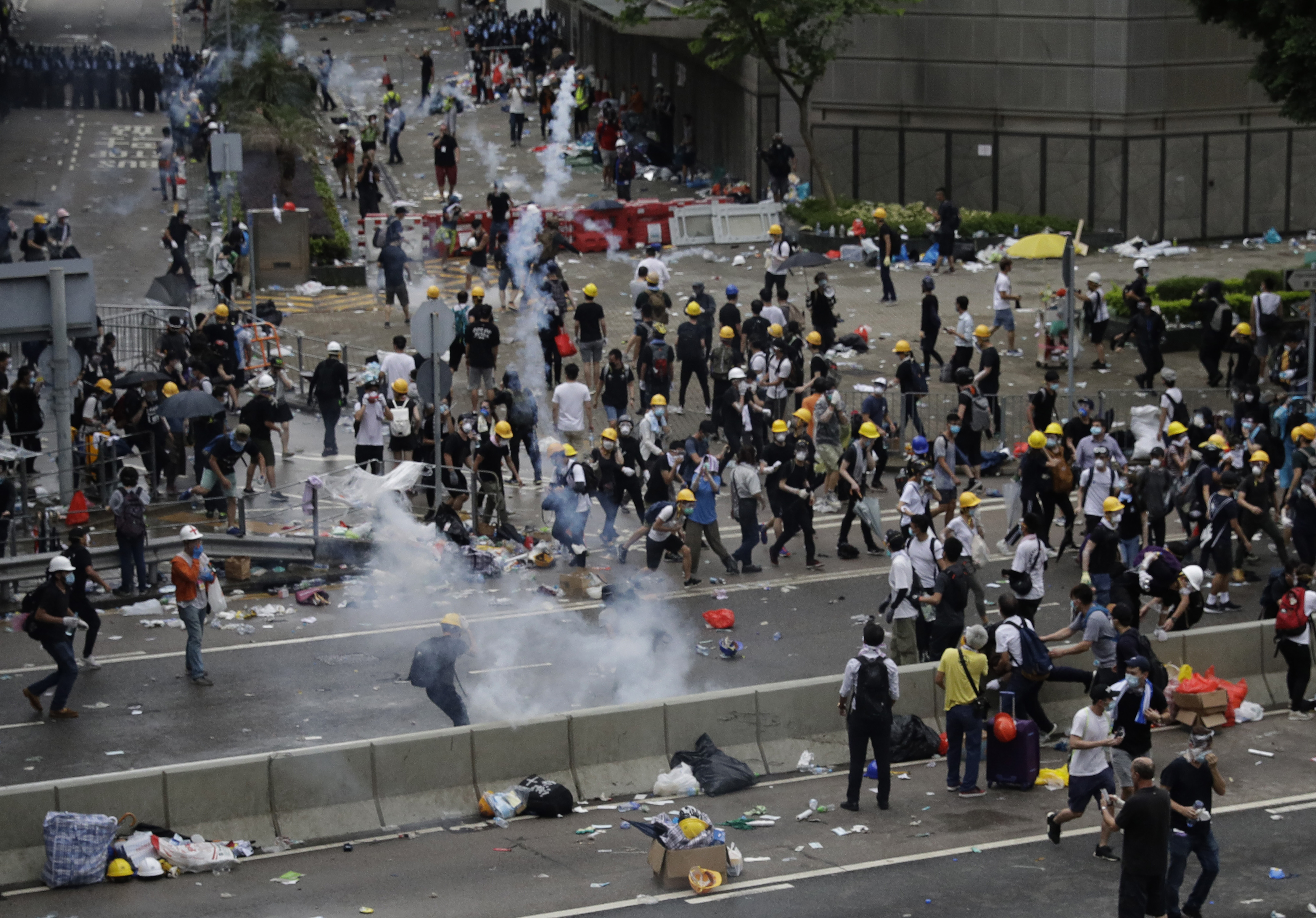 China extradition clashes plunge Hong Kong into historic violence