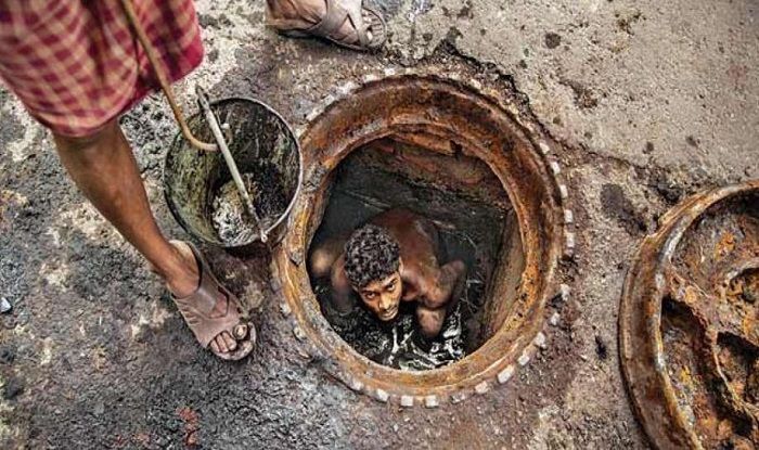 7 die while cleaning septic tank in a Gujarat hotel