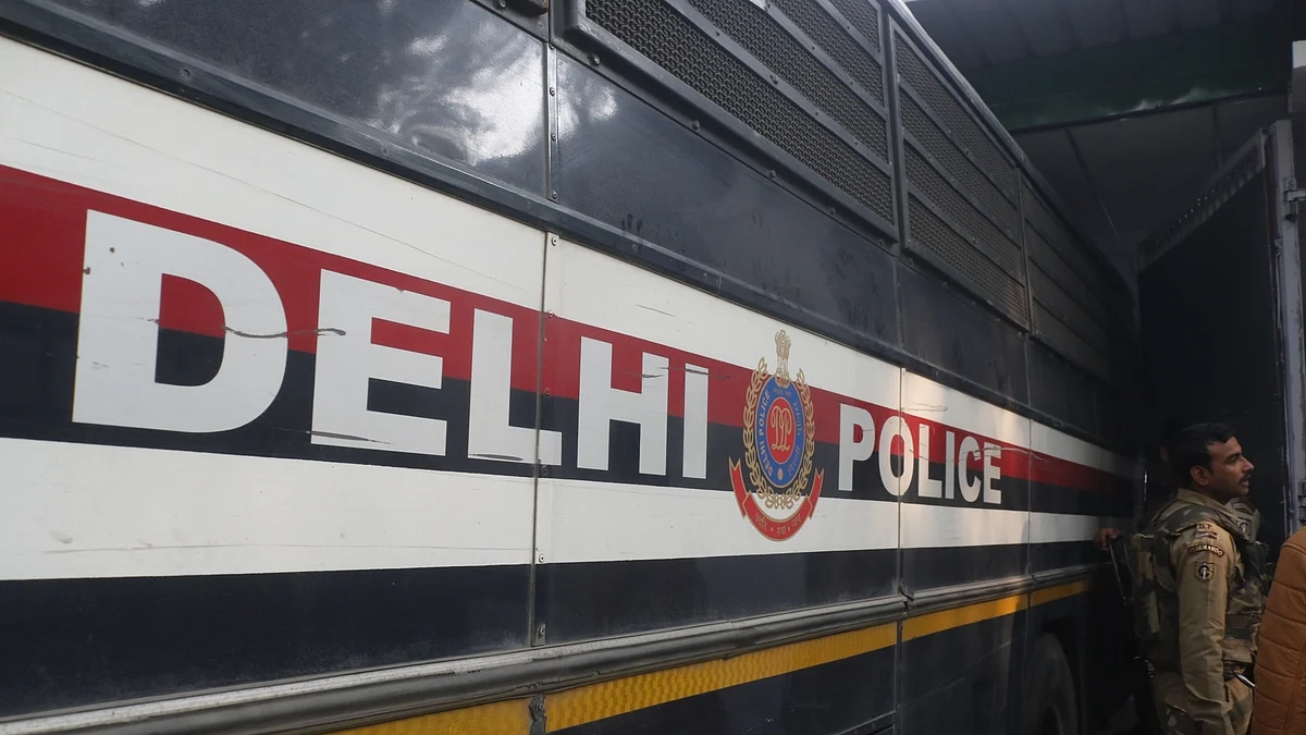 Two constables dismissed in Mukherjee Nagar incident