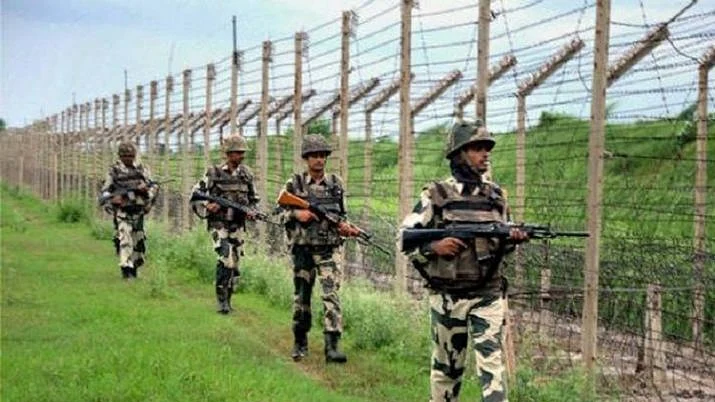 Heavy firing on LoC in Poonch district of Jammu and Kashmir