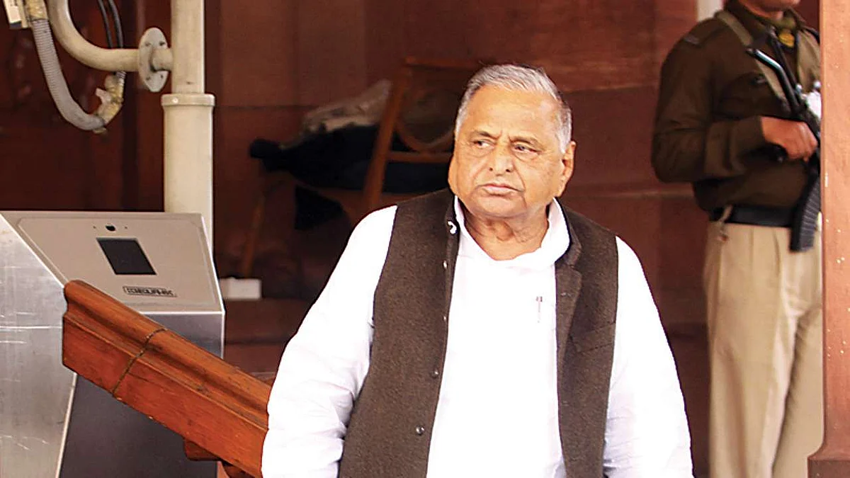 CBI & CVC contradict each other over clean chit to Mulayam Singh Yadav