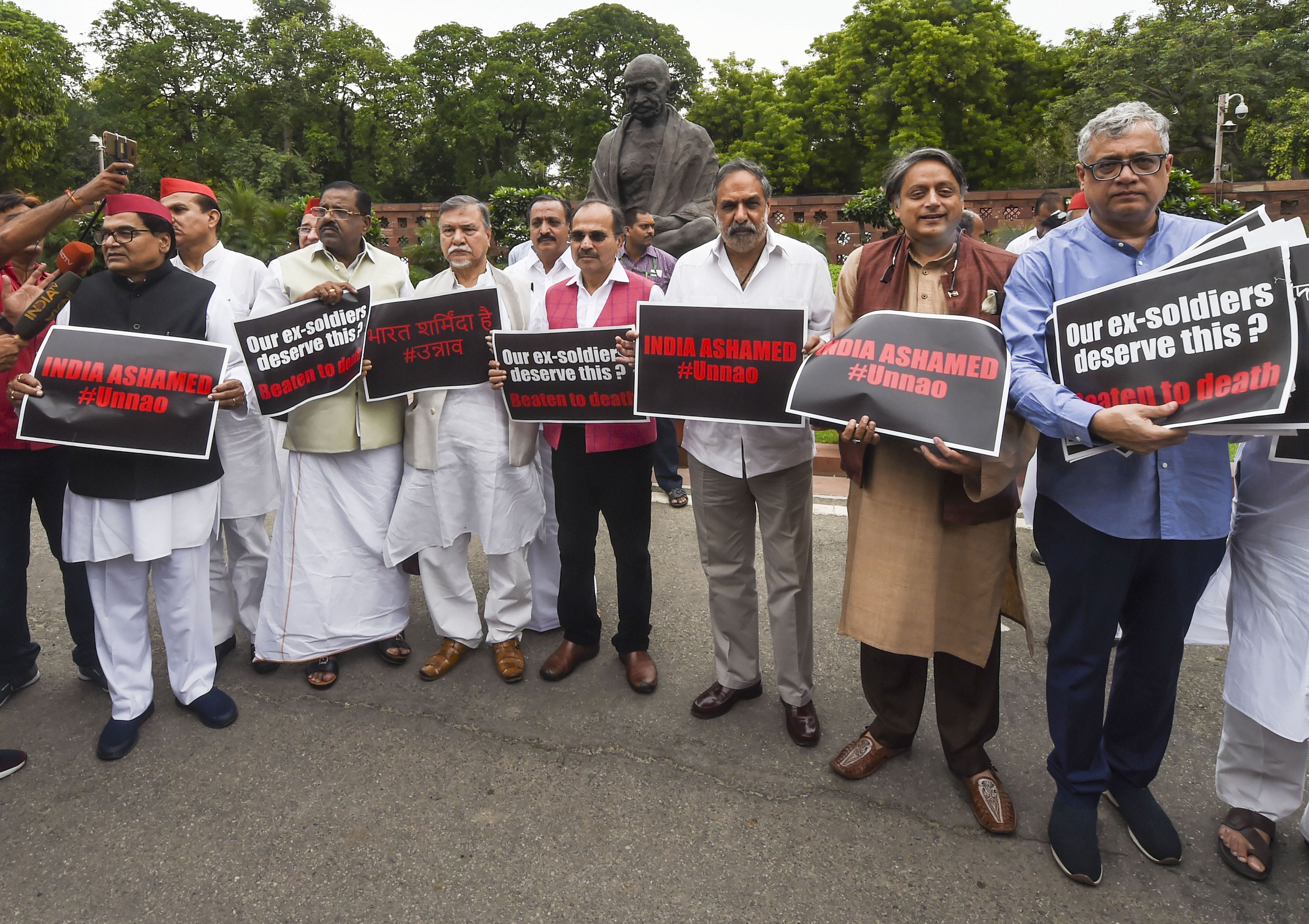 Opposition protests in Lok Sabha over accident case of Unnao rape survivor