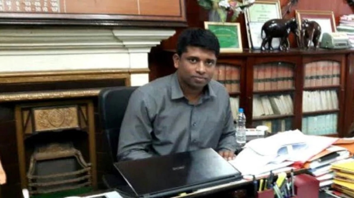No plan to rejoin service, says IAS officer who resigned; disappointed at Indians not protesting enough