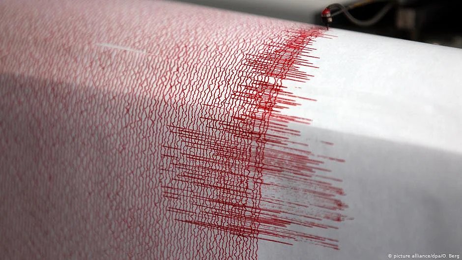 6.7-magnitude quake strikes Indonesia