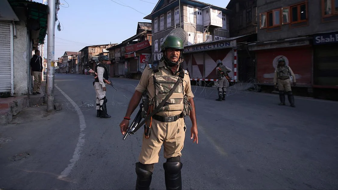 Curbs on Kashmir Media: PCI Chief asked to withdraw intervention