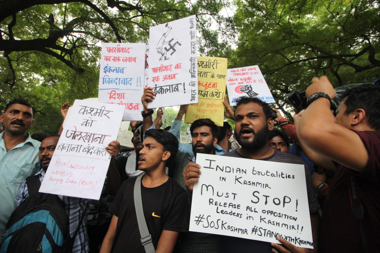 Left parties stage demonstration at Jantar Mantar against Art 370 revocation