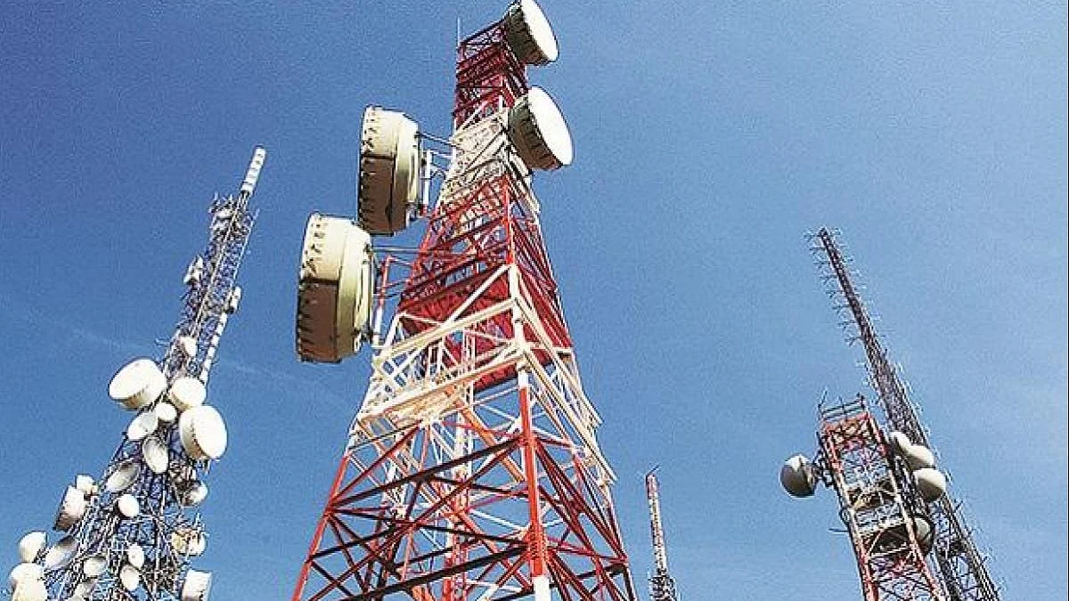 Kashmir: No phone services, yet residents receive fat bills