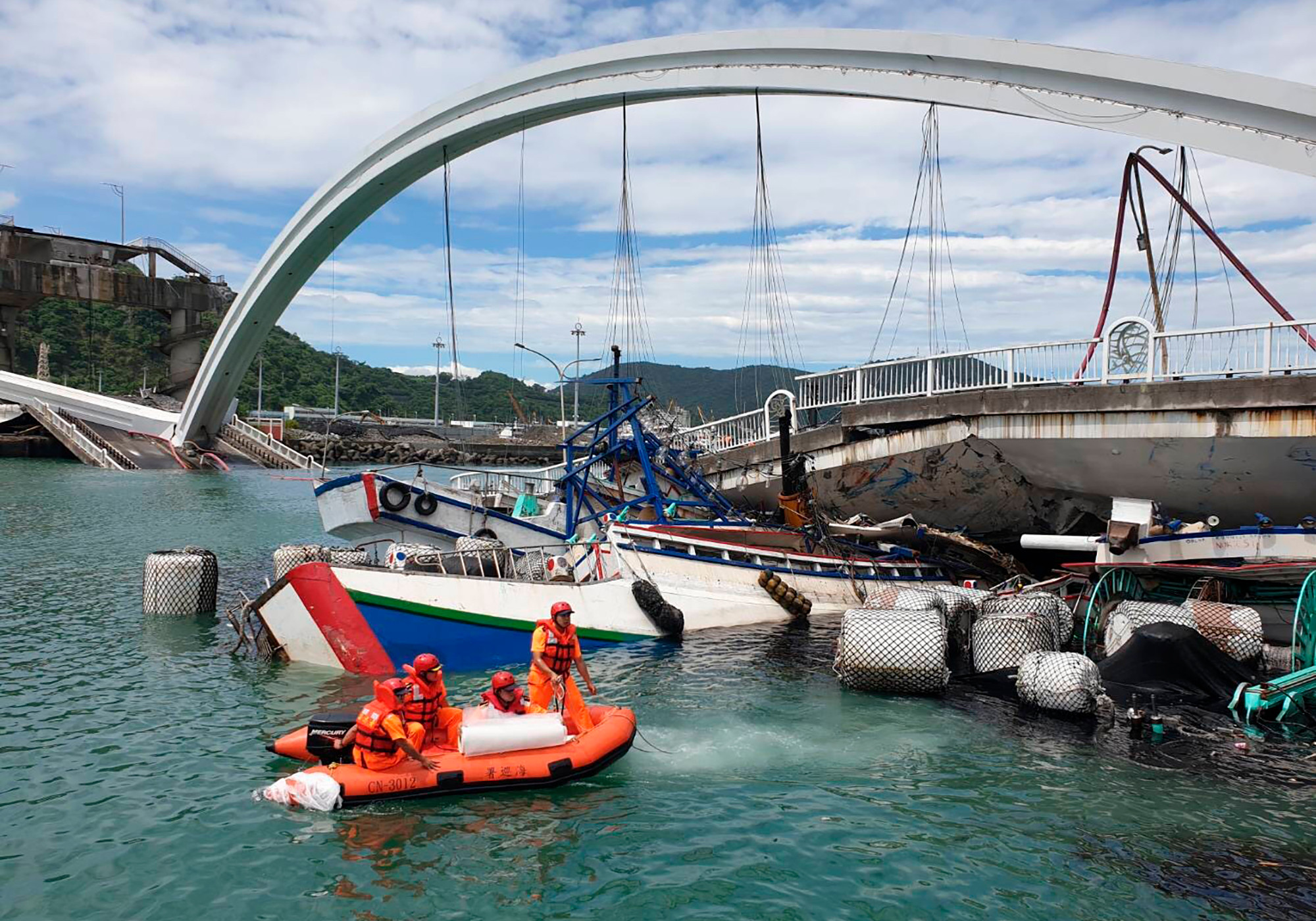 Five bodies found, one still missing after Taiwan bridge collapse