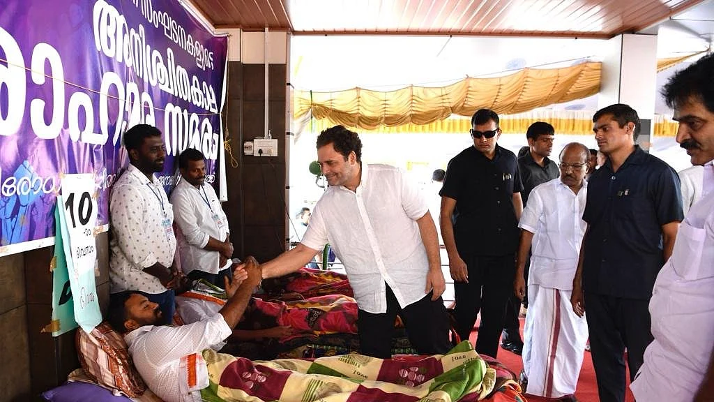 Rahul Gandhi visits the protest against the proposed closure of NH-766 to show his solidarity with the young people on hunger strike