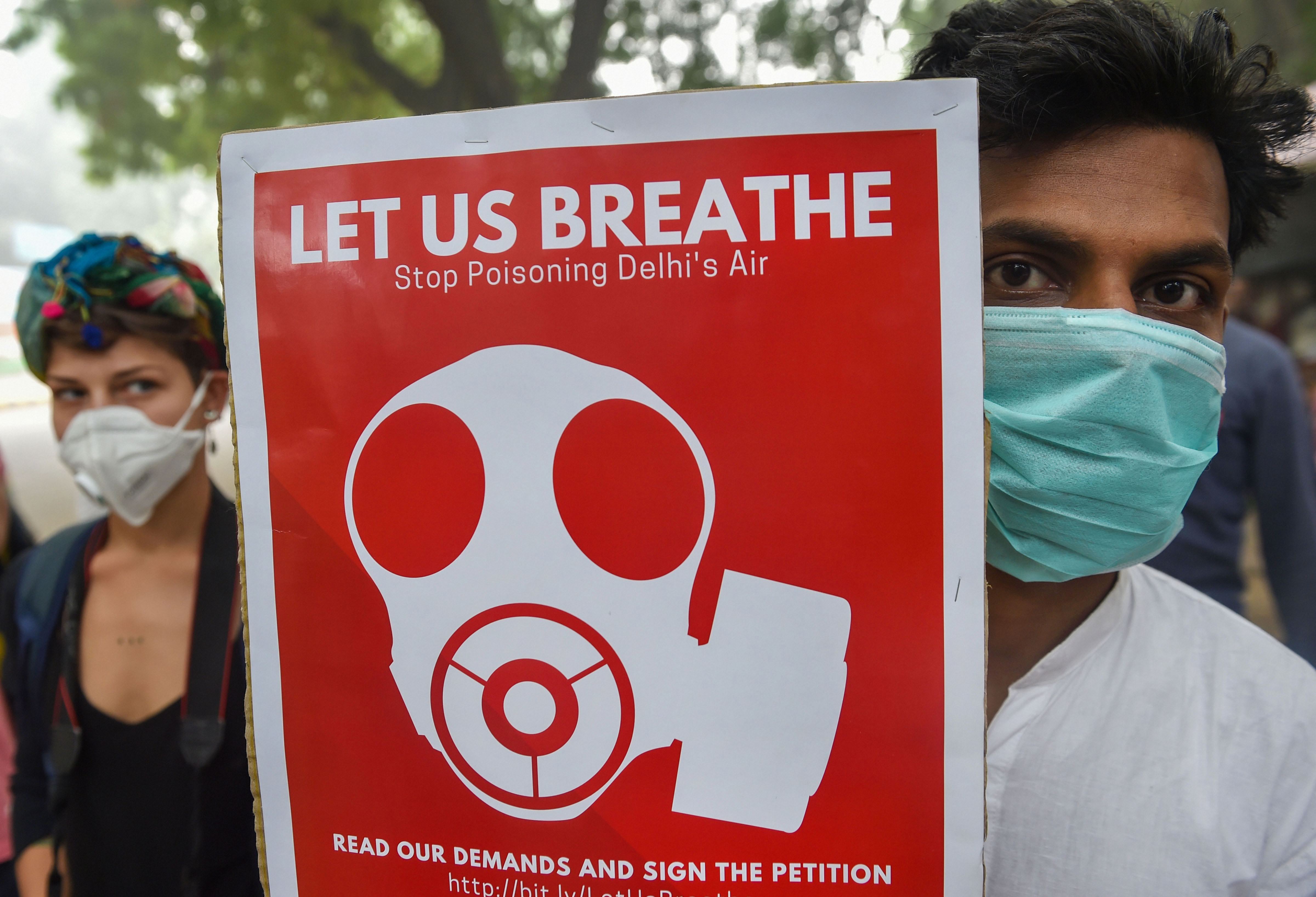 Air pollution: SC comes down hard on govt; summons chief secretaries, asks for experts to suggest measures