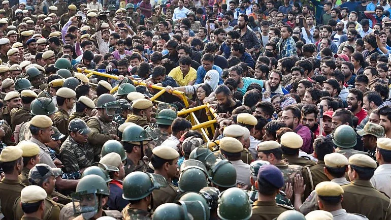 Partial roll back of fees-hike cuts no ice with JNU students