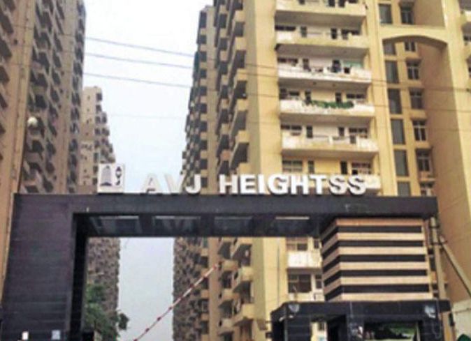 Woman killed, pushed off 18th floor