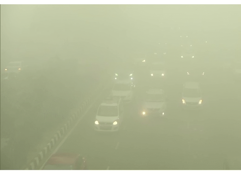 Dense fog engulfs Delhi-NCR, 30 trains running late, flights diverted