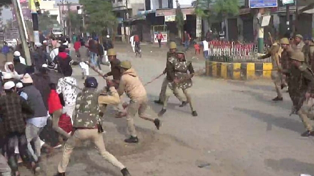 Anti CAA protests: Muslims have only two places, Pakistan or kabristan, UP police tell 72-year-old man