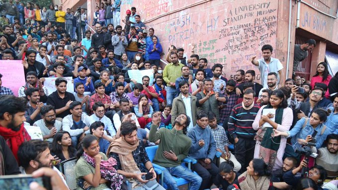 JNU: Students protest while JNU admin invokes rulebook on academic requirements for students