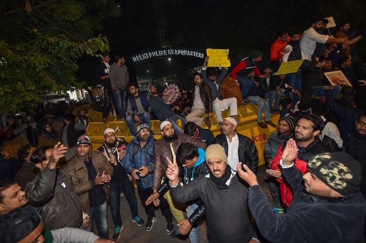 Jamia protest: 2 men admitted to Safdarjung Hospital with ‘gunshot injury’