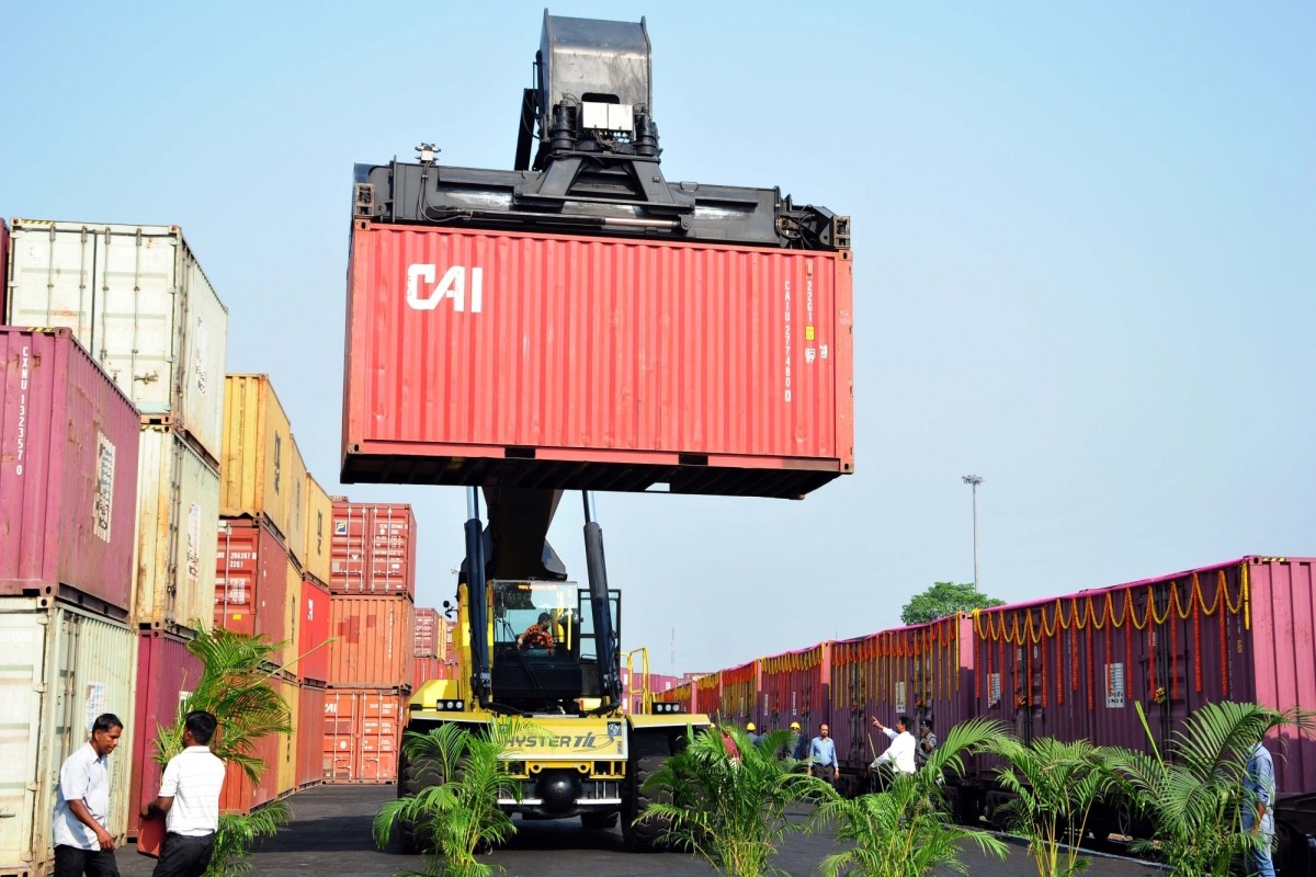 Slowdown pangs: India’s December exports fall, imports down 8.83%