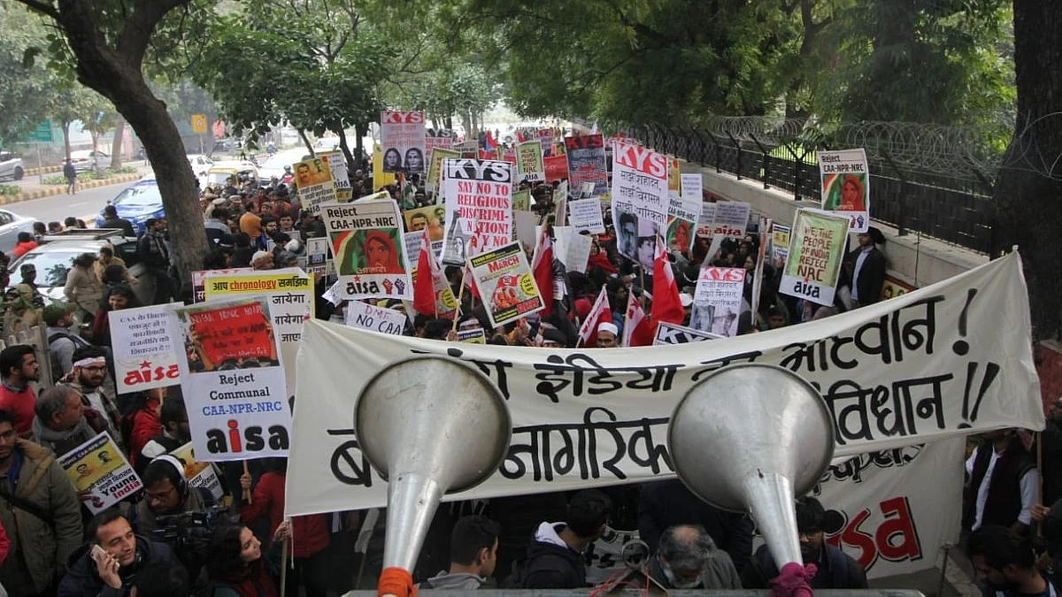 Students protest at Mandi House against CAA, NRC in Delhi