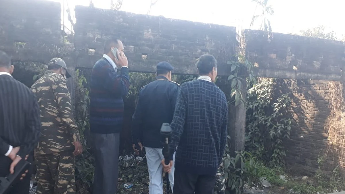 Police and other officers at the spot. (Photo courtesy- social media)