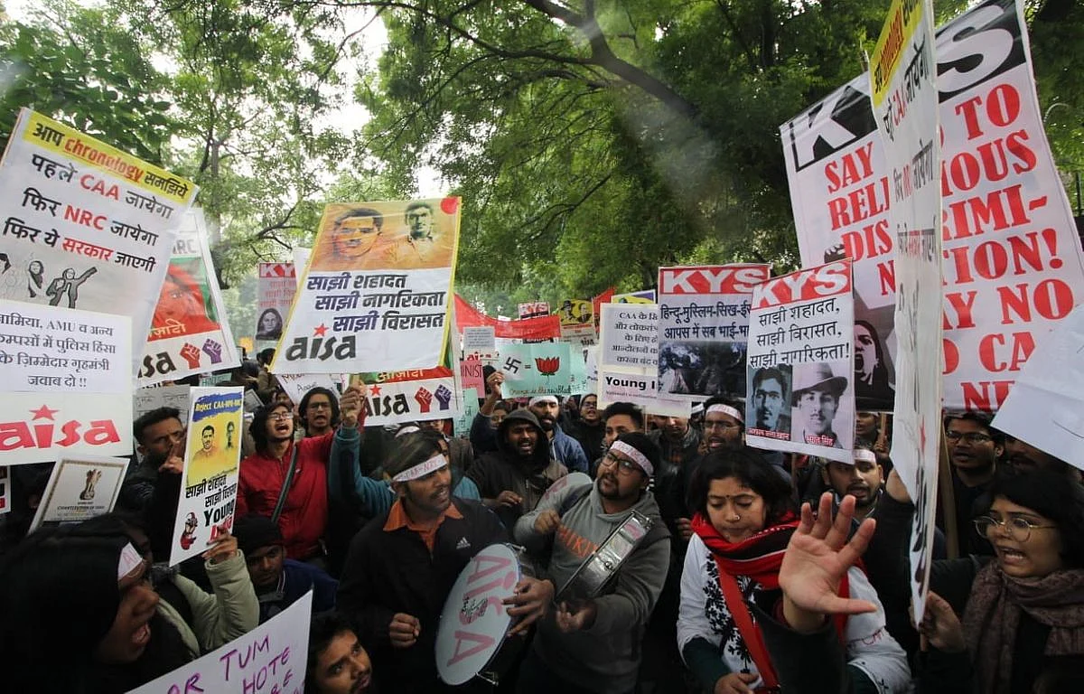 Students protest at Mandi House against CAA, NRC in Delhi