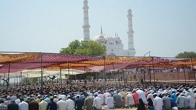 Muslim clerics ask community to avoid going to mosques