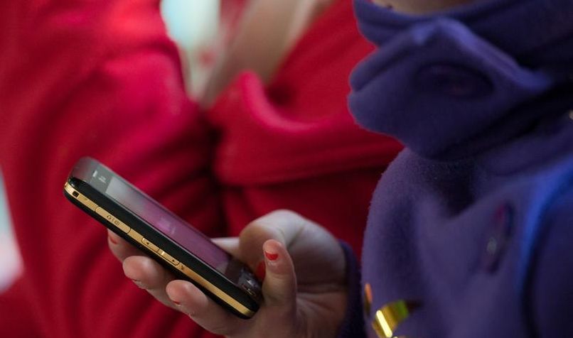 Smartphones main reason for sleep deprivation among Indians