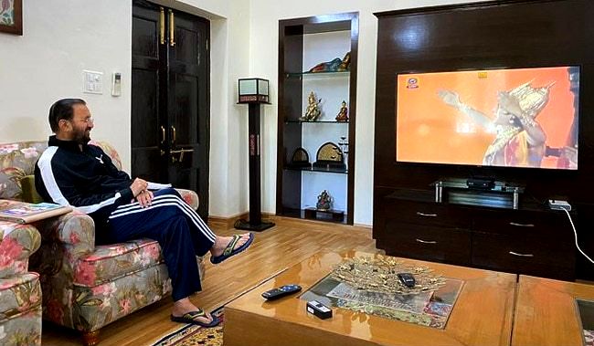 Stay safe everyone: ‘8 PM’ is busy on Twitter and Government is watching television