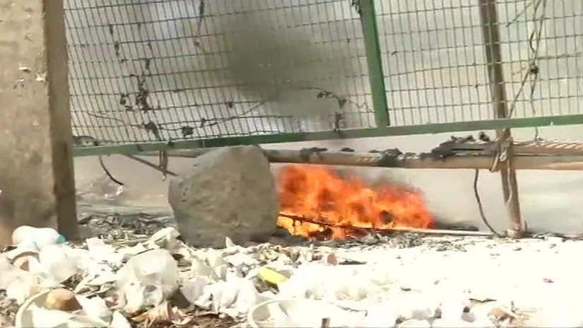 Petrol bomb hurled near Shaheen Bagh protest site