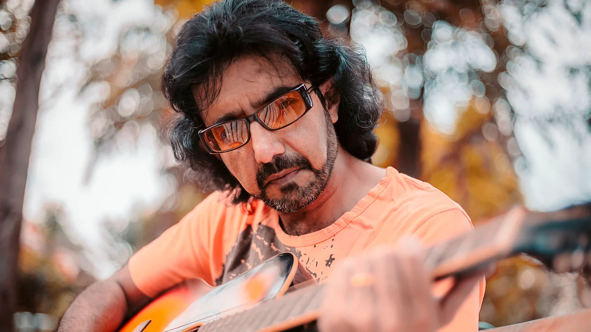 90’s band Aryans singer Sadu releases his new song ‘Hor Kinne Suboot’