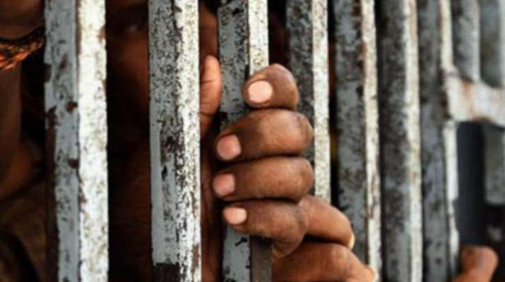 Man poses as police official to get mobile phone repaired