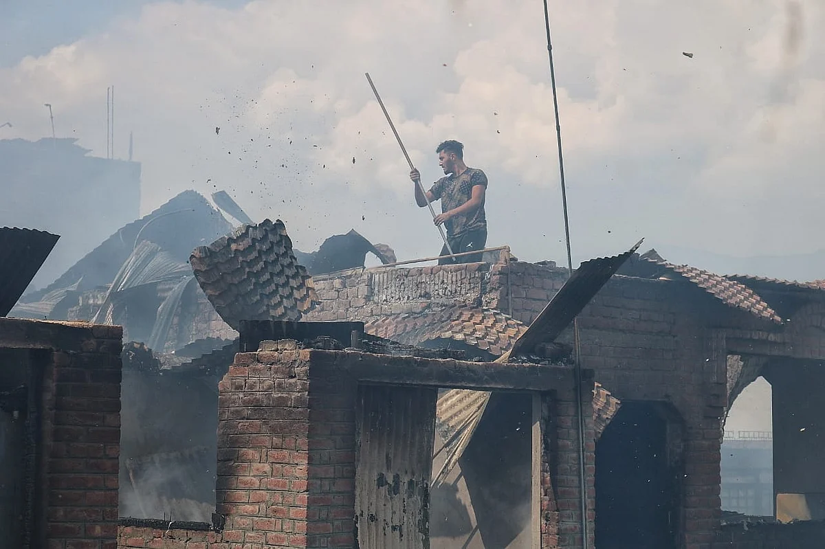 Srinagar gun battle leads to 19 poor families losing the roof over their head