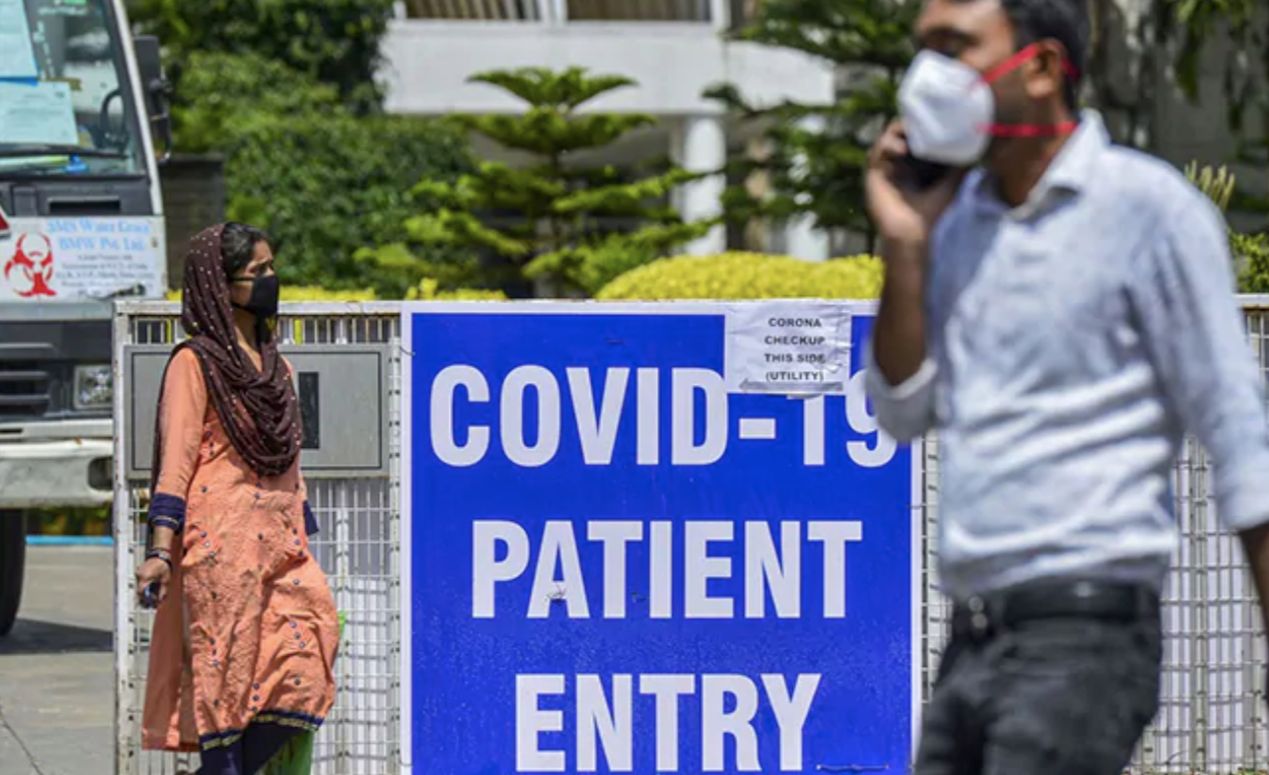 Panic in Uttar Pradesh due to massive surge in Covid-19 cases, shortage of life-saving medicines
