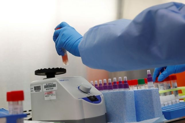 Triple antiviral drug combo shows promise for treating COVID-19