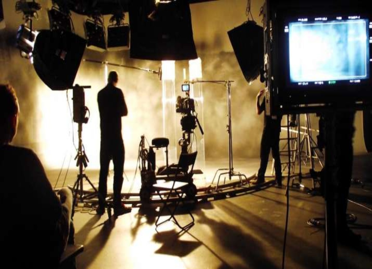 Bollywood: Producers association to decide future of entertainment industry on video conferencing