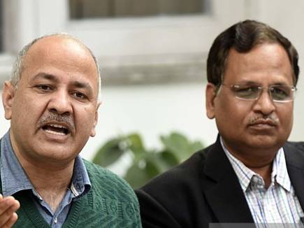 State health minister Jain hints at community transmission in Delhi, Deputy CM Sisodia says, No!