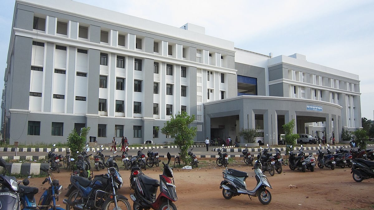 75 IGMC Shimlastaffers quarantined after exposure to accident victim infected with COVID19