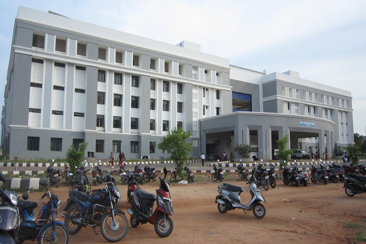 75 IGMC Shimlastaffers quarantined after exposure to accident victim infected with COVID-19