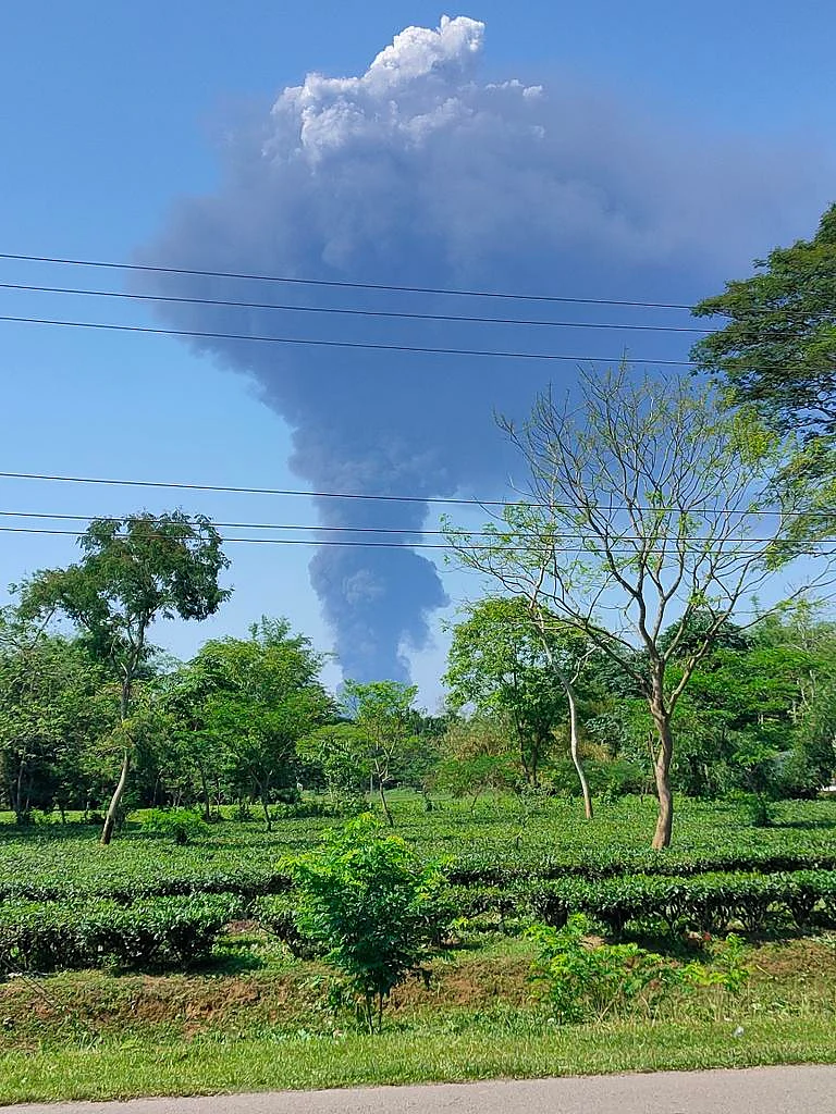 Massive fire in Assam’s gas-leaking well, 3,500 in relief camps; CM Sonowal talks to Defence Minister